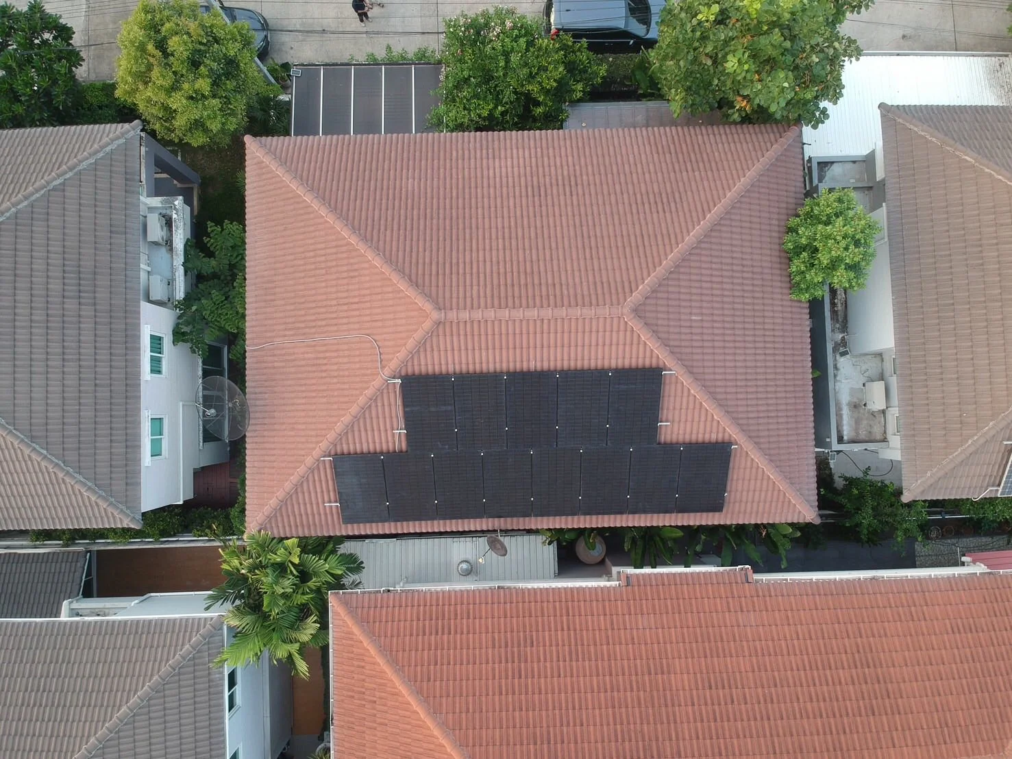 Picture of ระบบ Hybrid on-off grid พร้อม EV Charger - aenova-tech.com